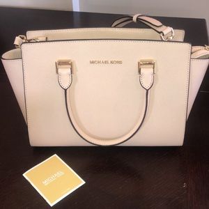 NWOT Michael Kors Selma Medium Top-Zip Satchel